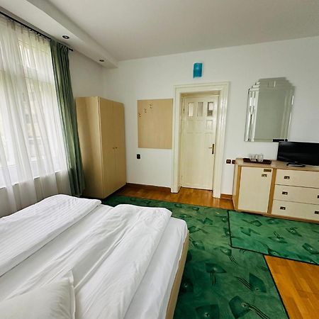 Bed and Breakfast Rapsodia Sinaia Exterior foto