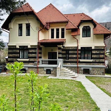 Bed and Breakfast Rapsodia Sinaia Exterior foto