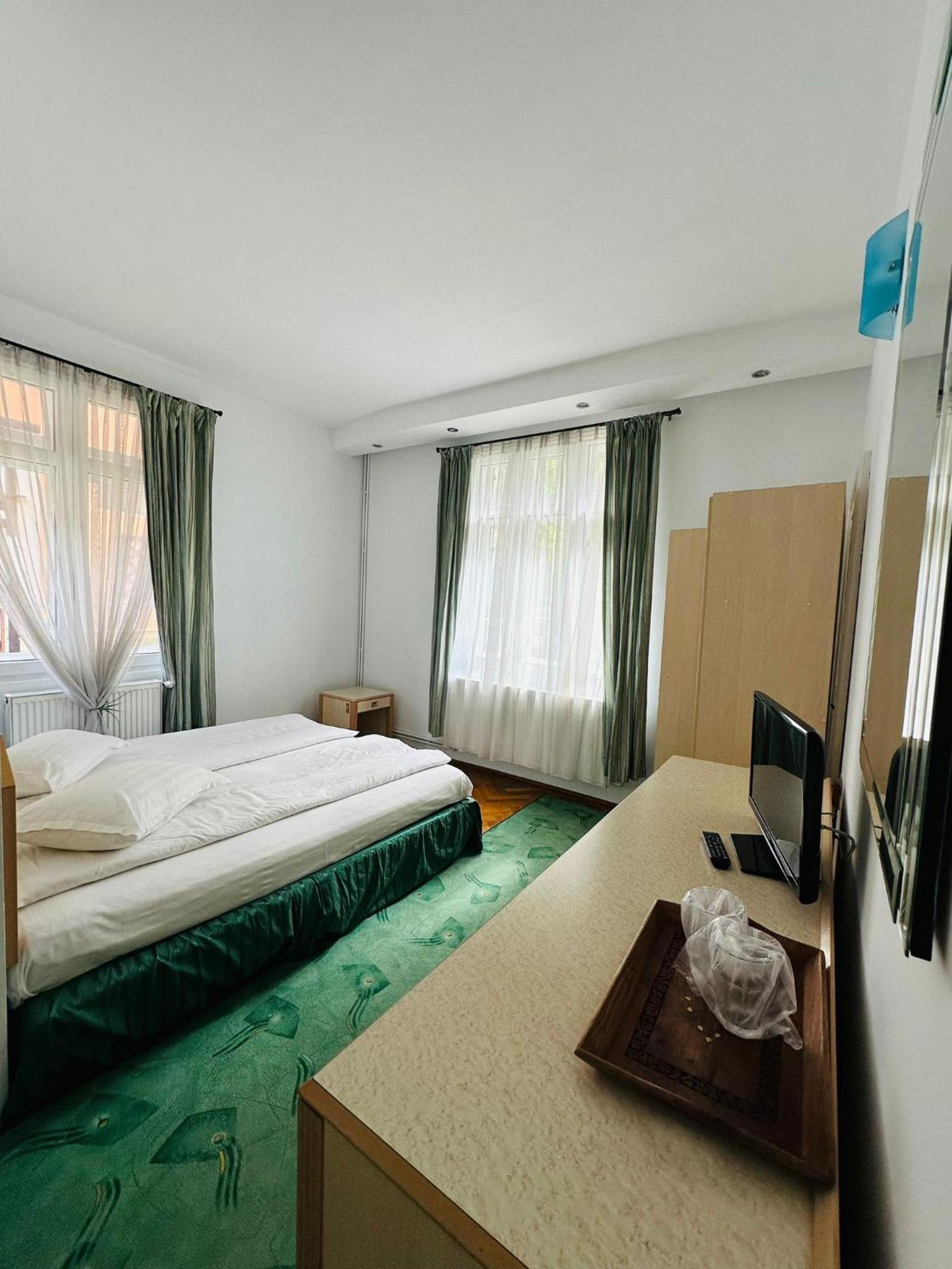 Bed and Breakfast Rapsodia Sinaia Exterior foto