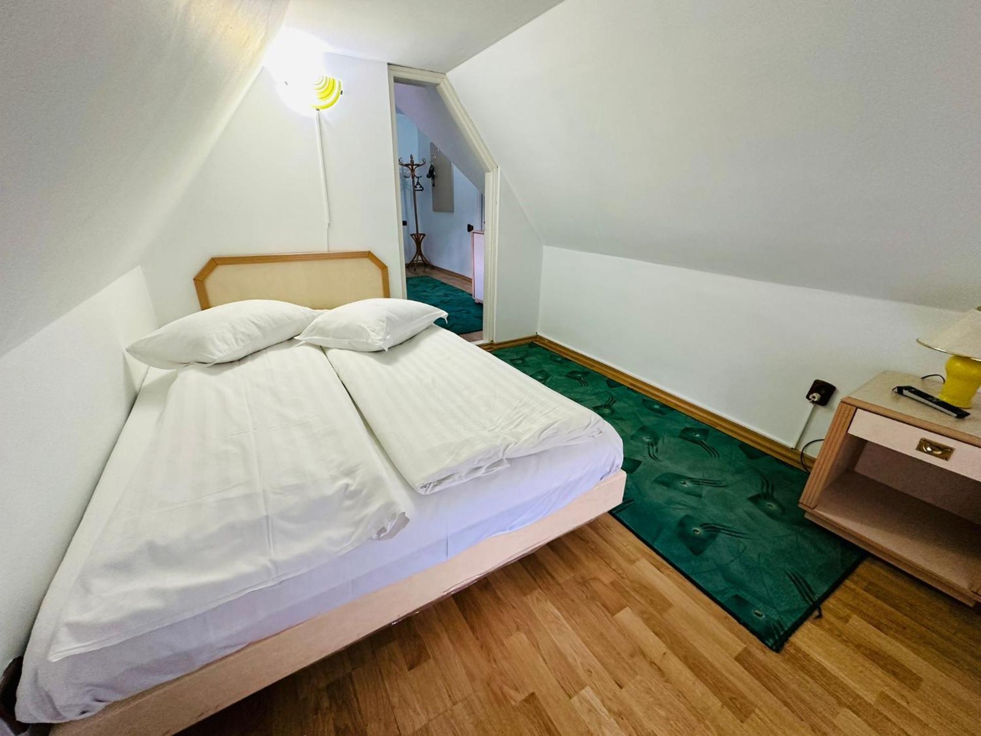 Bed and Breakfast Rapsodia Sinaia Exterior foto