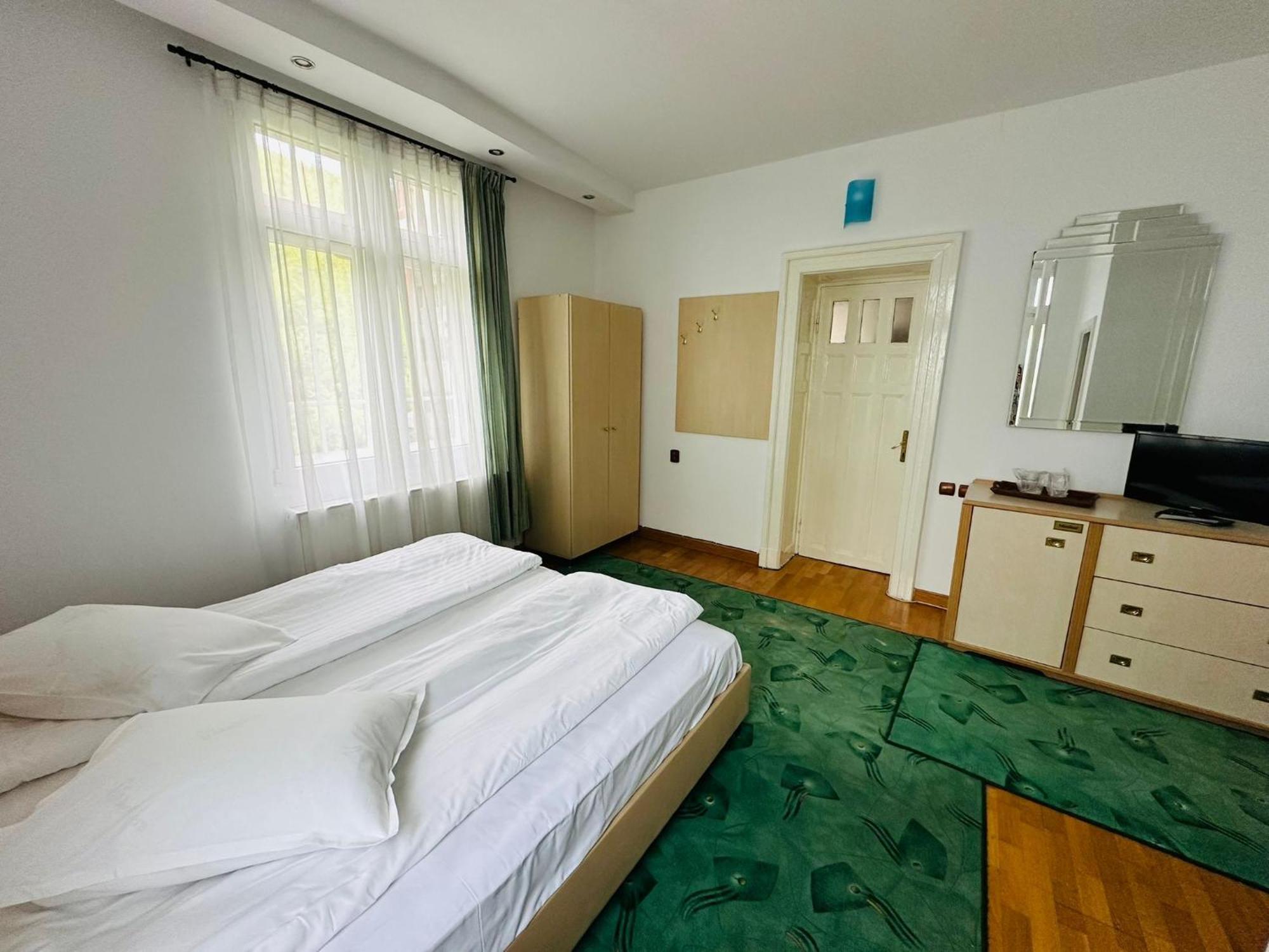 Bed and Breakfast Rapsodia Sinaia Exterior foto