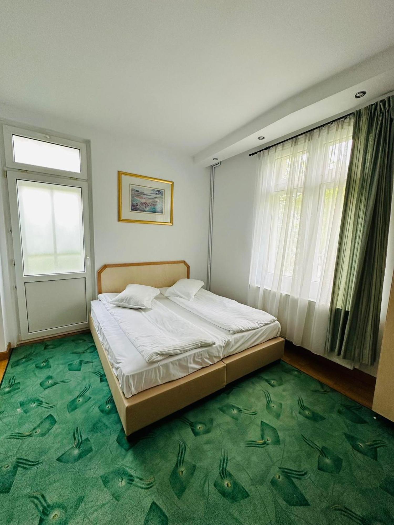 Bed and Breakfast Rapsodia Sinaia Exterior foto