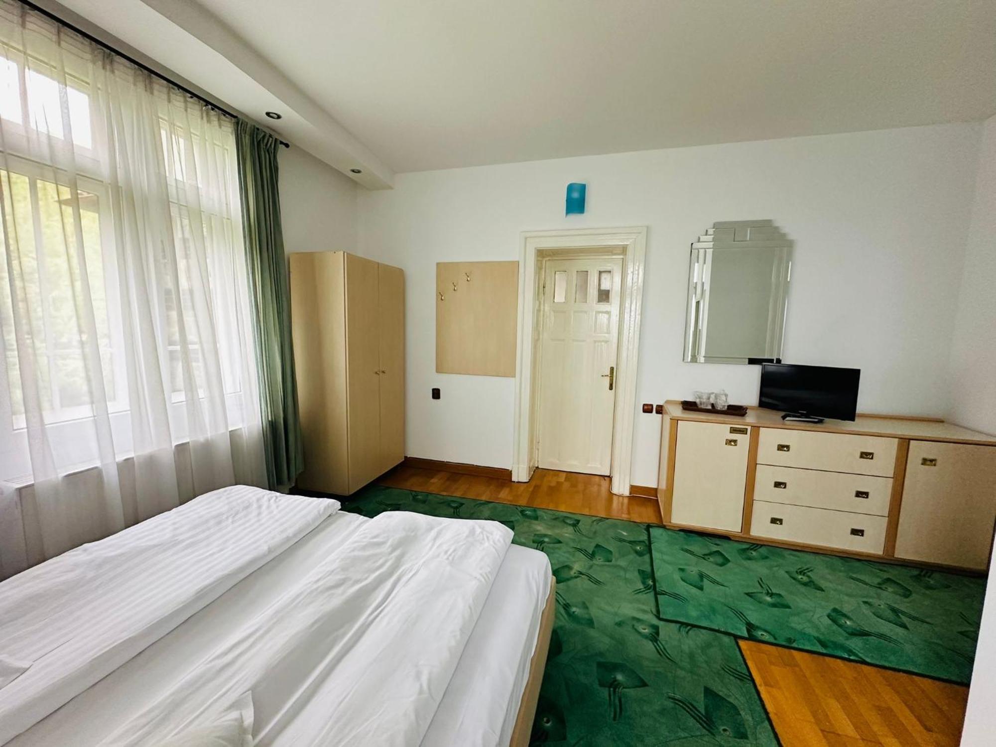 Bed and Breakfast Rapsodia Sinaia Exterior foto