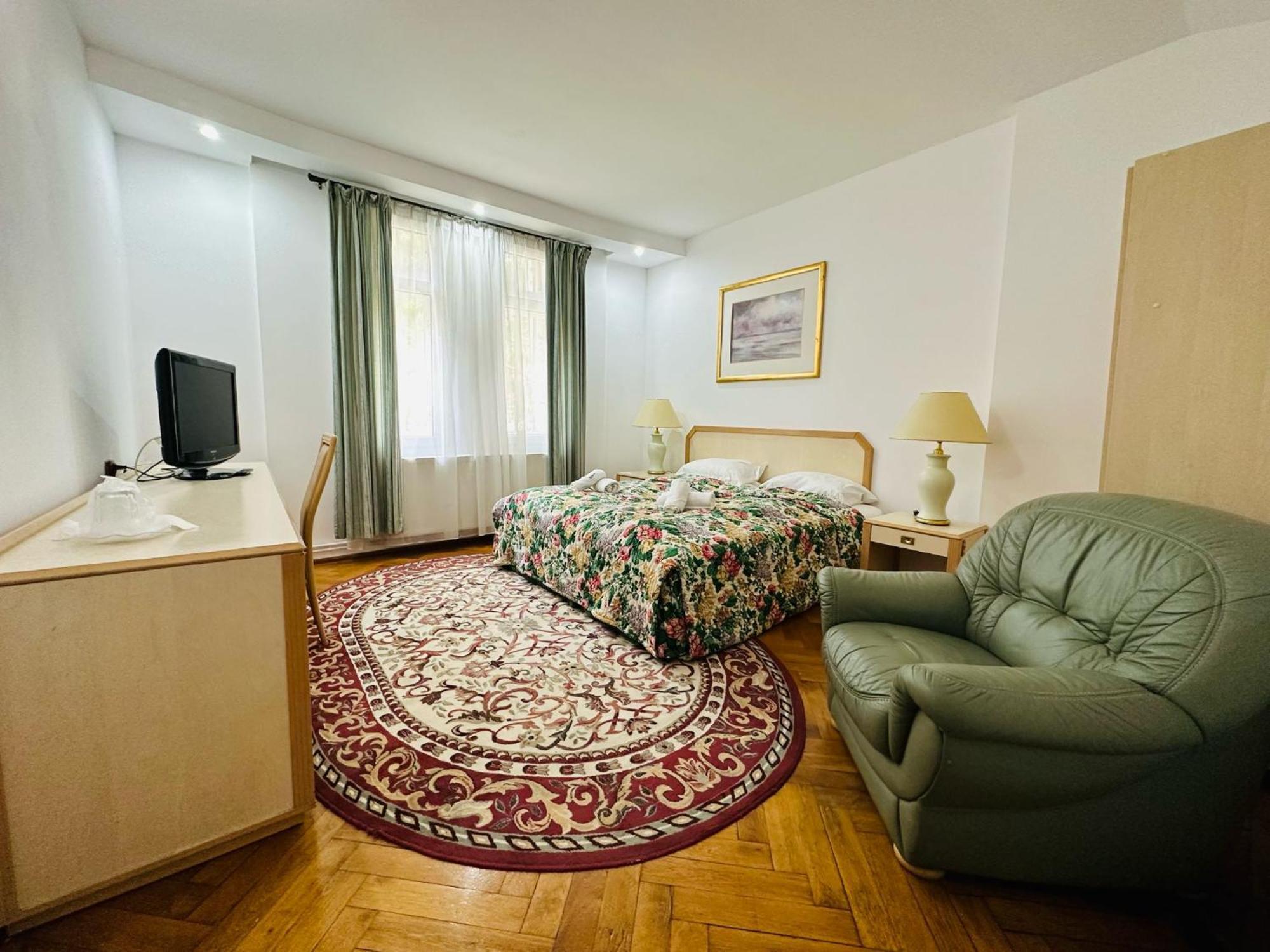 Bed and Breakfast Rapsodia Sinaia Exterior foto