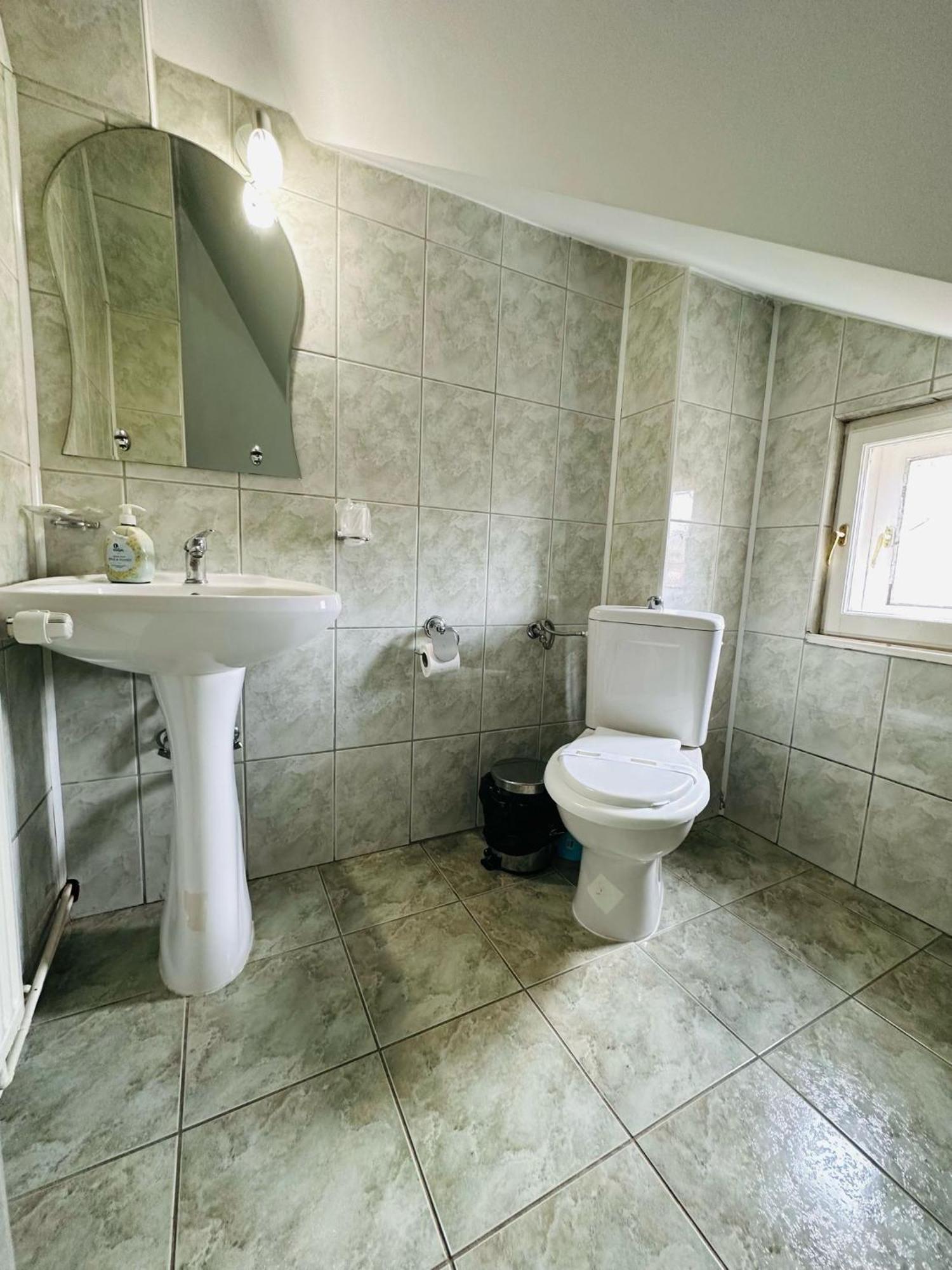 Bed and Breakfast Rapsodia Sinaia Exterior foto