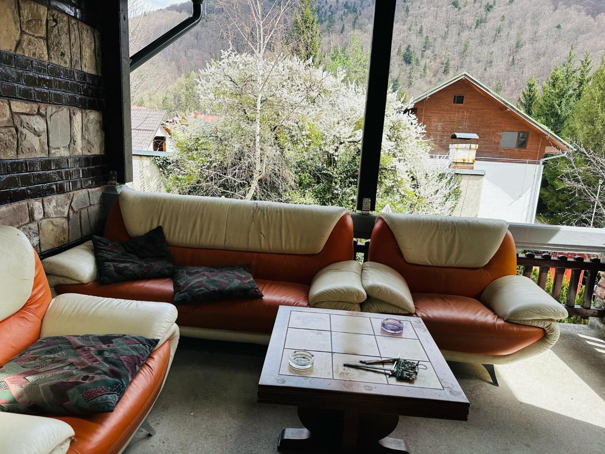 Bed and Breakfast Rapsodia Sinaia Exterior foto